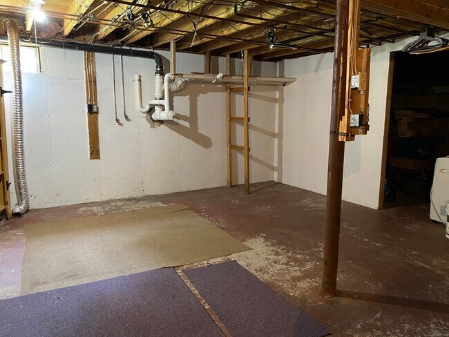 Building Photo - 58 Trailwood Dr