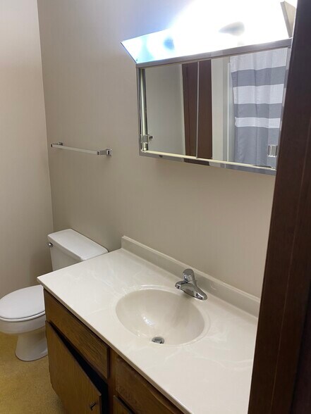 Bathroom - 28 E Genesee St