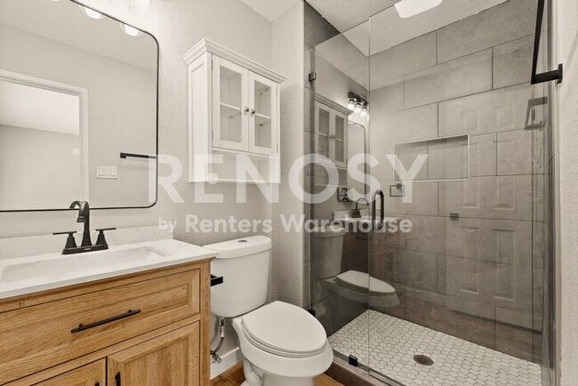 Building Photo - Refreshed Plano Gem  ****Rent Concession - 2nd Month Free****