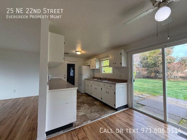 Building Photo - 25 NE 22nd St