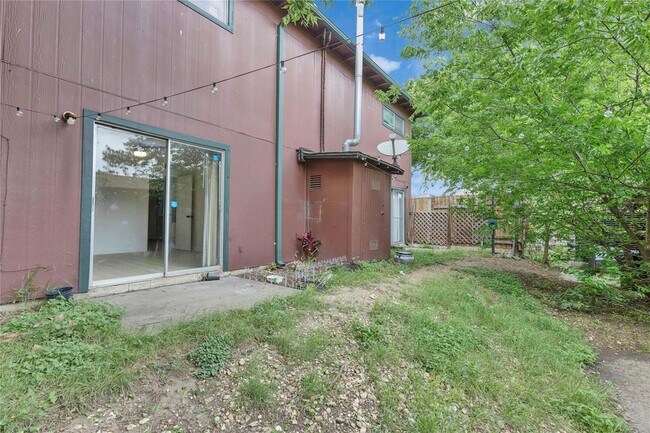 Building Photo - 2314 Greenfield Pkwy