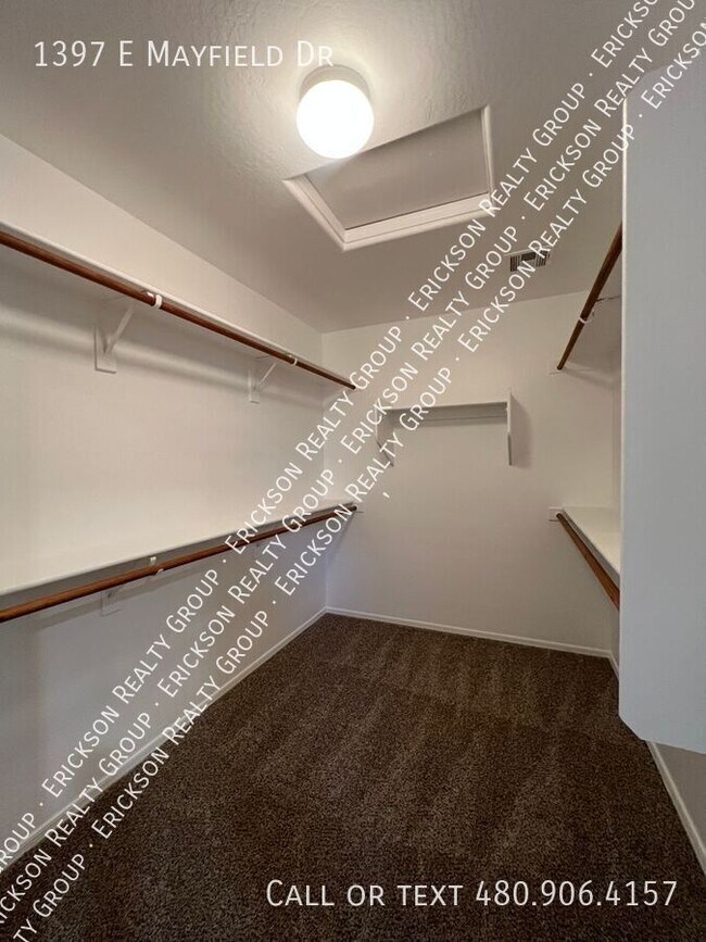 Building Photo - 1397 E Mayfield Dr