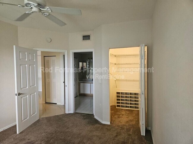 Building Photo - 6360 Aragon Way