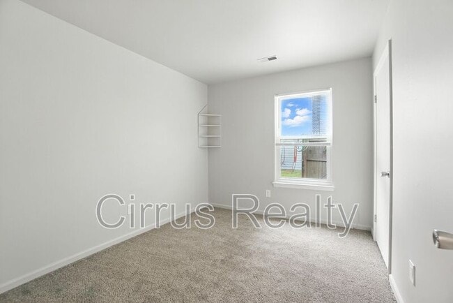 Building Photo - 142 Springdale Way