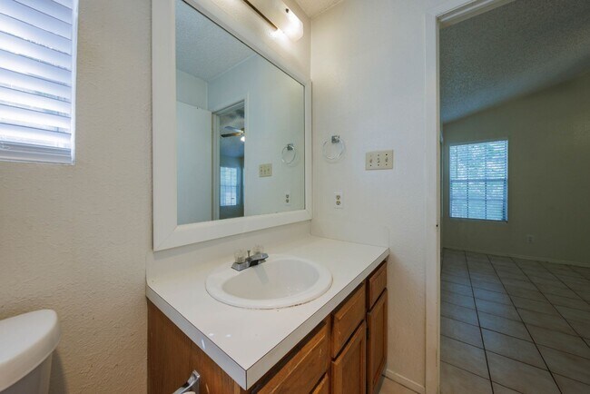 Building Photo - 8810 Piney Point Dr