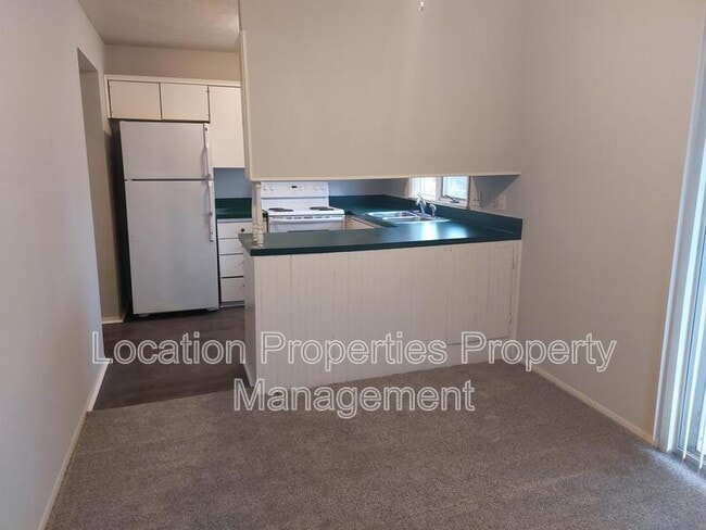 Building Photo - 3039 W 7th St