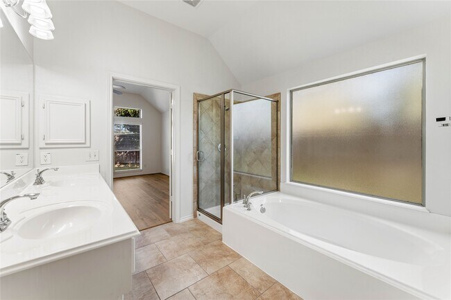 Building Photo - 1602 Eden Meadows Dr