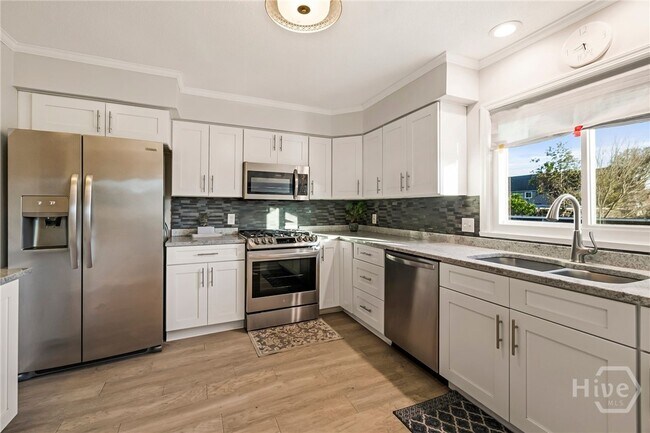 Building Photo - 12502 Apache Ave