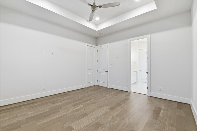 Building Photo - 1236 W 21st St