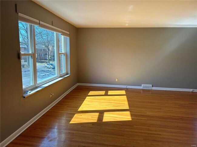 Building Photo - 7227-7229 Balson