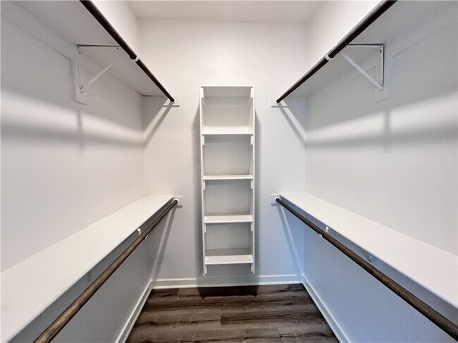 Building Photo - 1452 Sligo St