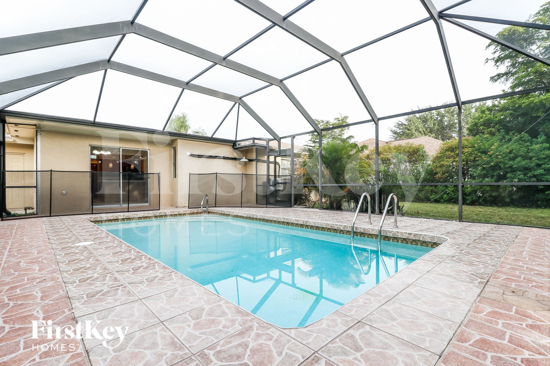 Building Photo - 3753 SE 2nd Pl