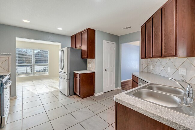 Building Photo - 16707 Lark Bunting Ln