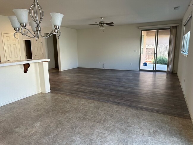 Building Photo - 318 S Wind Ct