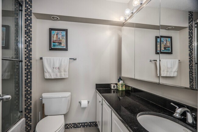 Building Photo - 10 E Ontario St