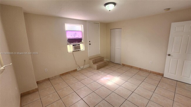 Building Photo - 829 SW 3rd St