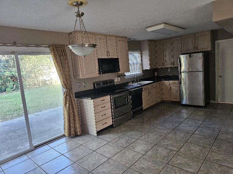 Building Photo - 1942 Mediamolle Dr