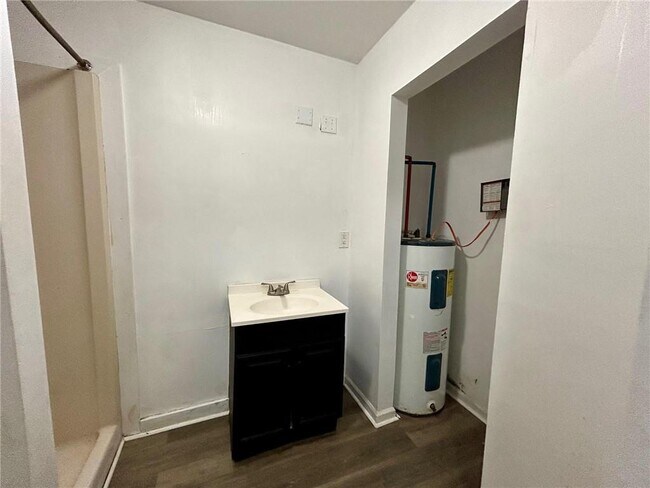 Building Photo - 2861 Ralston Rd