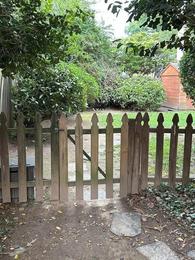 Fenced backyard - 4405 W Franklin St