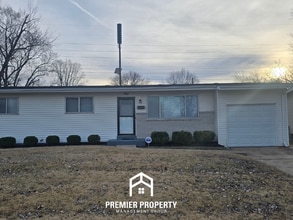 Building Photo - Charming 3BR/2BA Florissant Home with Garage & Fenced Backyard