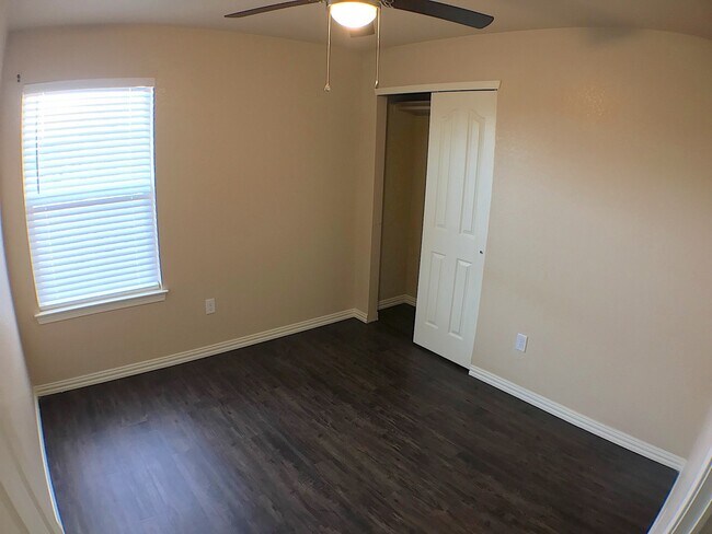 Building Photo - Northeast El Paso 4 Bed Refrig A/C