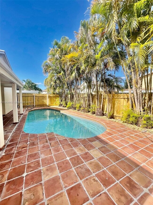 Building Photo - 922 NW 106th Ave Cir