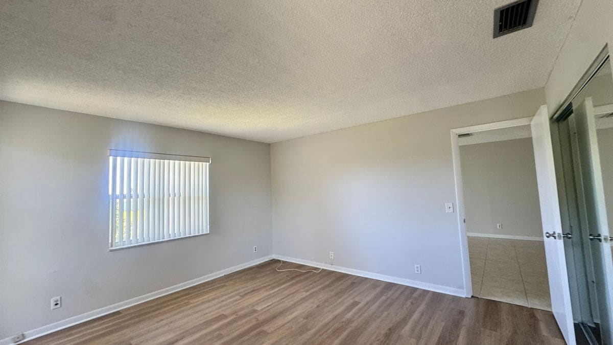 Building Photo - 5908 Via Delray Blvd