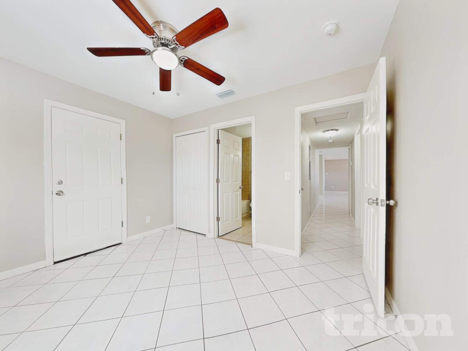 Building Photo - 5110 Cresthill Dr