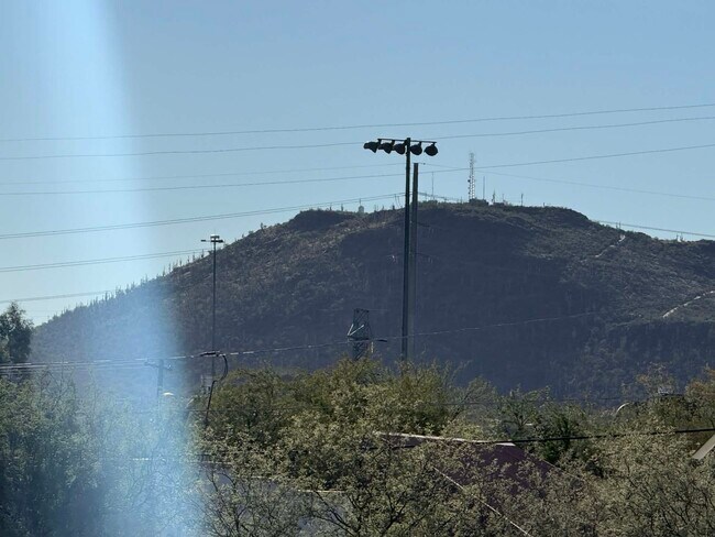 Building Photo - 803 N Van Alstine St