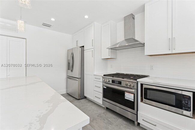 Building Photo - 6099 SW 38th St