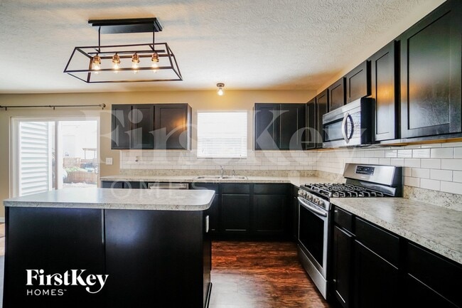 Building Photo - 270 Cloverhill Dr