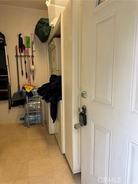 Building Photo - 301 N Hudson Ave