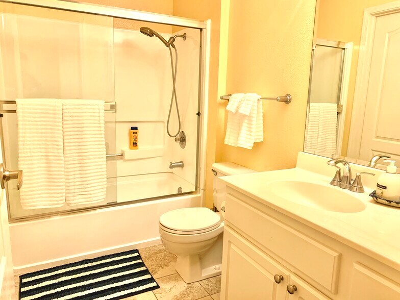 Building Photo - 12035 Alta Carmel Ct