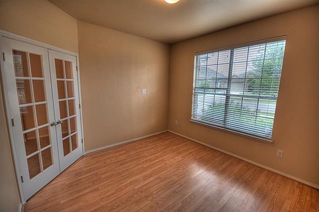 Building Photo - 831 Lake Forest Trl