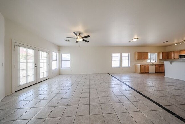 Building Photo - MOVE IN SPECIALS - UP TO 1 MONTH RENT FREE...