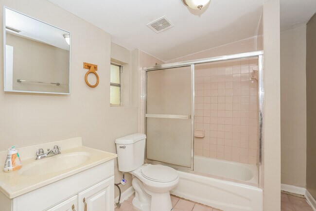 Building Photo - 8863 Yeoman Dr