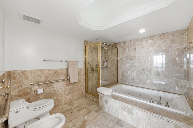 Building Photo - 9595 Collins Ave