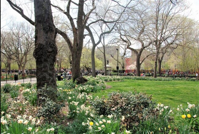 Building Photo - 101 Avenue A