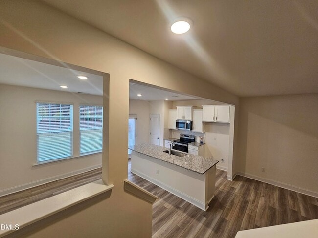 Building Photo - 48 Bloodroot St