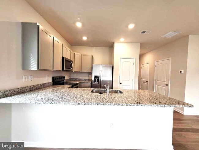 Building Photo - 1424 Sugarplum Ln