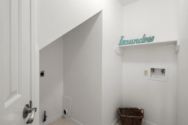 Building Photo - 10206 Jockey Club Dr