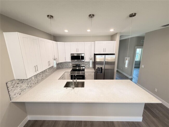 Building Photo - 10 Lyons Pl