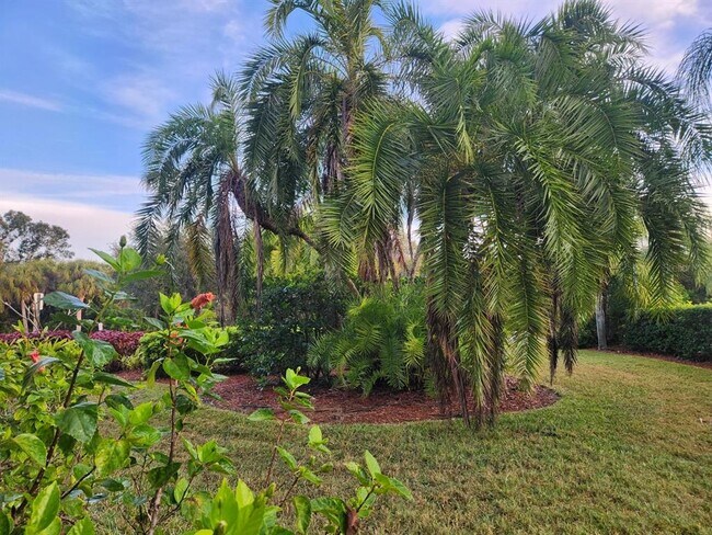 Building Photo - 4442 Corso Venetia Blvd