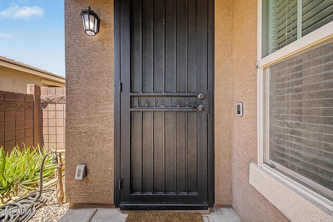 Building Photo - 1360 W Joshua Tree Ave