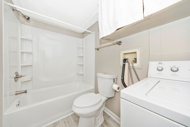 Building Photo - 5201 Amos Reeder Rd