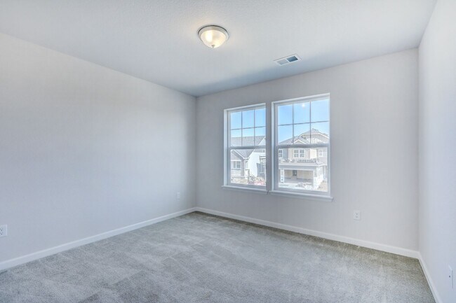 Building Photo - Meridian International 5 Bedroom 4 Bath Ho...