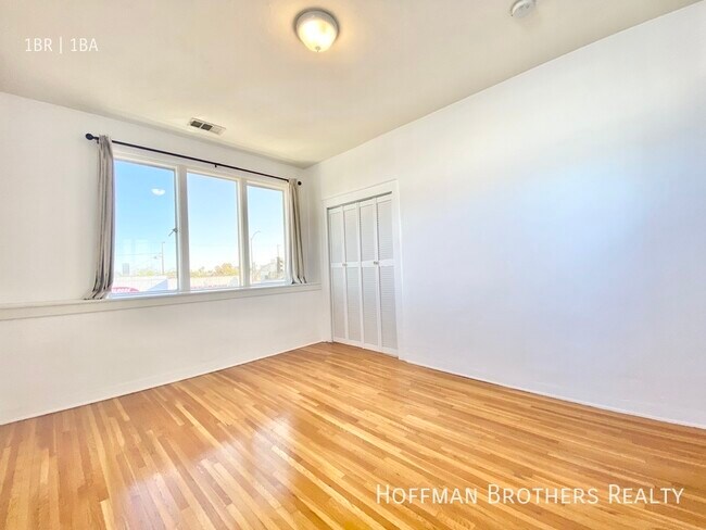 Building Photo - 706 N Curson Ave
