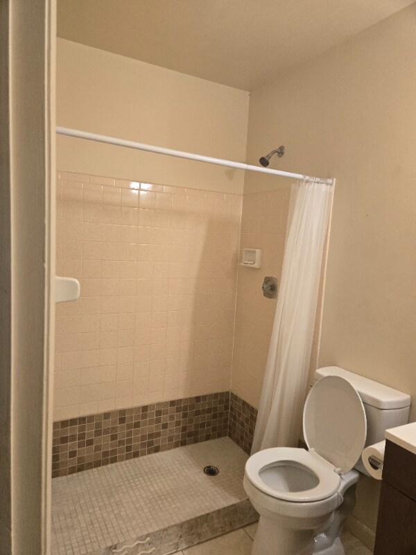 Building Photo - 6833 Myrtlewood Rd
