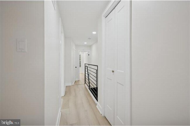 Building Photo - 1819 N Judson St