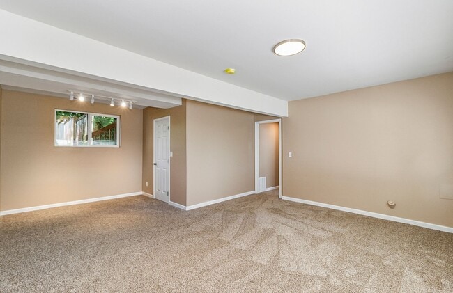 Building Photo - Snohomish Split level for Rent!